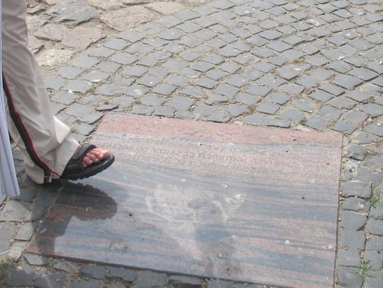 Haller znieważony na Starym Mieście? Usuną tablicę