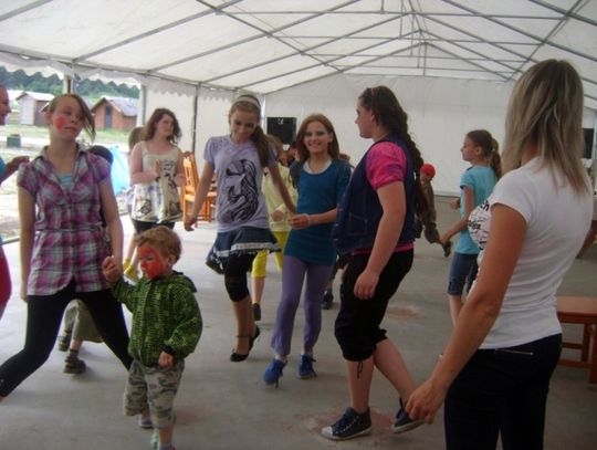 Harcerskie zabawy i gry z chustą