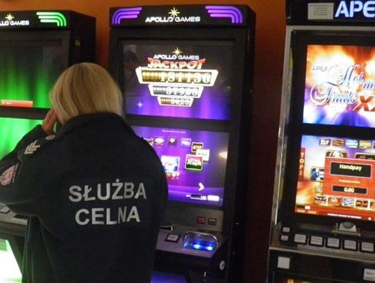 Hazard kwitnie pod oknami? Ludzie zaniepokojeni nietypowymi usługami w jednym ze sklepów...