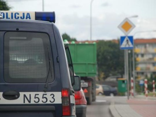 Holował i został odholowany. Kierowcy obu pojazdów zostali ukarani mandatami