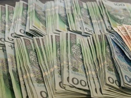 Ile zarabiają, co mają, gdzie mieszkają? Prześwietlamy kasę miejskich radnych