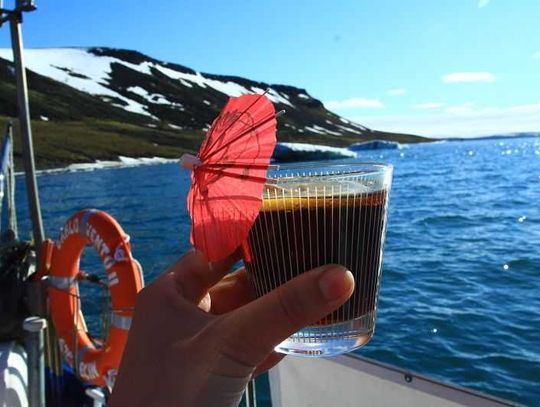 Jacht „Barlovento II” na Wyspie Hookera