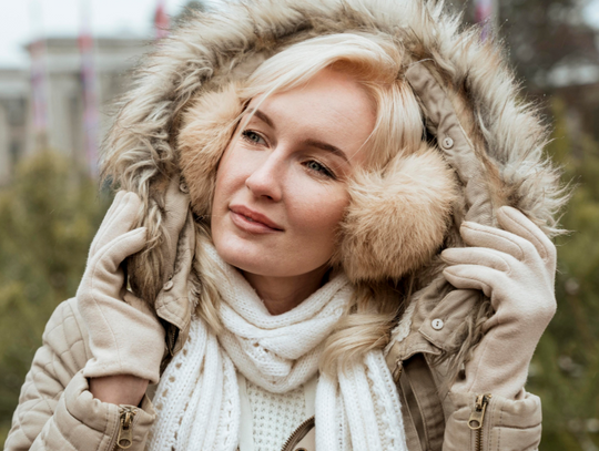 Jak dopasować nauszniki do zimowych stylizacji?