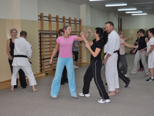 Jak obronić się przed napastnikiem, czyli kurs samoobrony dla kobiet