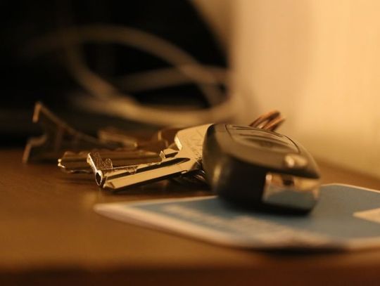 Jak otworzyć samochód bez kluczyka?