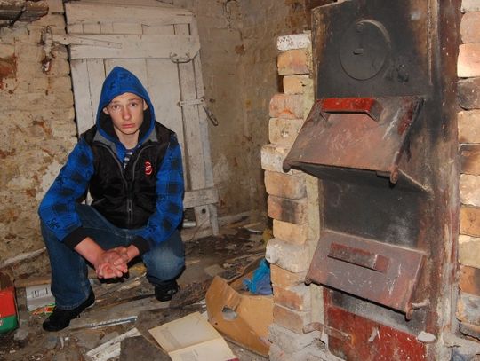 Jak przetrwać zimę? By zapewnić byt dziesiątce dzieci samotna matka liczy każdą złotówkę