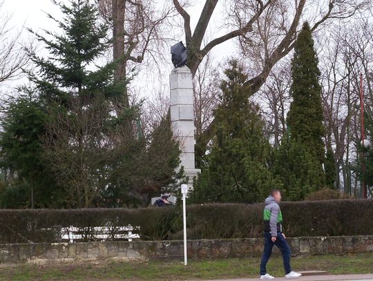 Jak radni głosowaliby dziś w sprawie czerwonej gwiazdy?