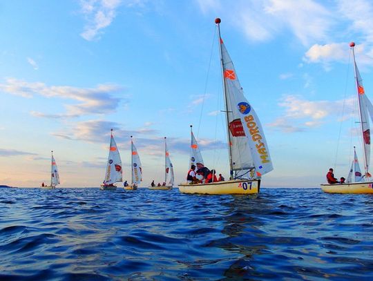 Jak samorządowcy radzą sobie w żeglarstwie? Regaty Gmin Województwa Pomorskiego w Rewie