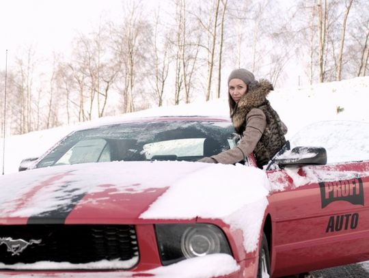 Jak uniknąć mandatu za śnieg? Jak przetrwać w korku? 