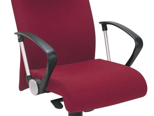 Jak wybrać krzesła biurowe dla pracowników?