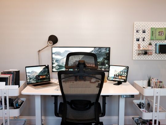 Jak wybrać krzesło do pracy przy komputerze?