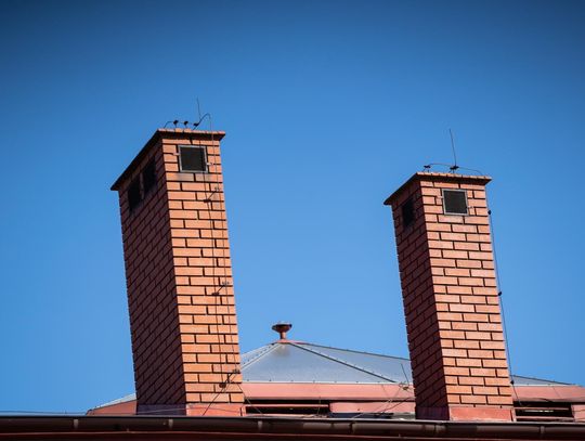 Jak wybrać odpowiedni system kominowy do nowoczesnych budynków?