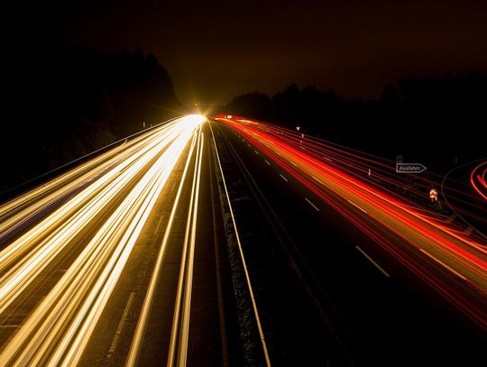 Jak wybrać transport do przewozów międzynarodowych?