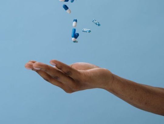 Jaka jest różnica między suplementami diety a lekami?