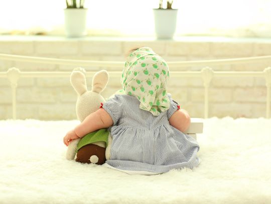 Jakie meble powinny znaleźć się w pokoju niemowlaka?