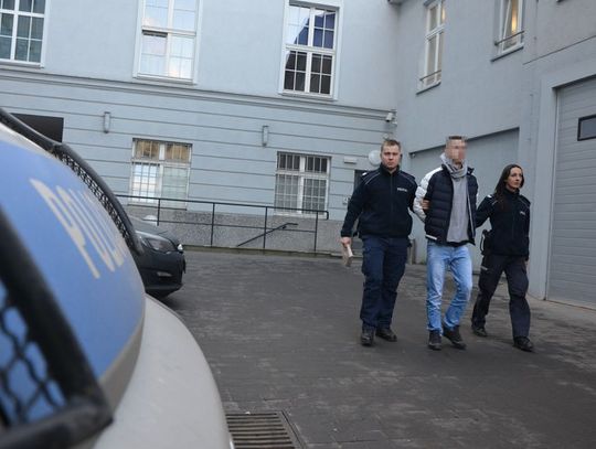 Jechał rowerem wężykiem w centrum Wrzeszcza. Okazało się, że był poszukiwany.