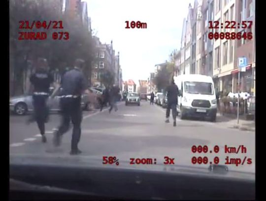 Jechali na interwencję dotyczącą dziury w jezdni, zatrzymali złodzieja alkoholu