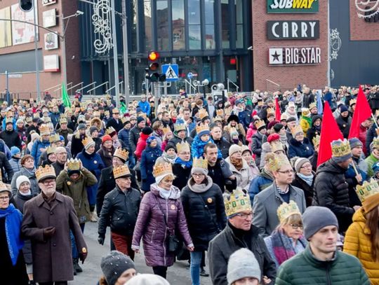 Jutro ulicami miast i wsi przejdą barwne Orszaki Trzech Króli. Sprawdźcie skąd i o której wystartują