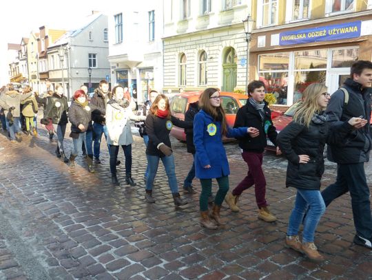 Jutro znów na ulicach zatańczą poloneza