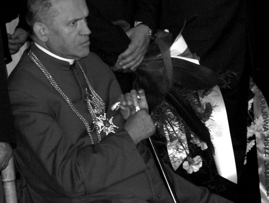 KAPELAN SOLIDARNOŚCI Ks. Prałat Henryk Jankowski nie żyje