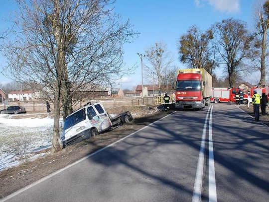 Karambol czterech samochodów – ranny kierowca ciężarówki 