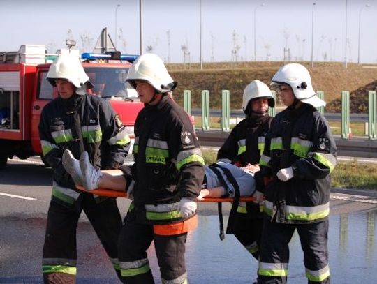 Karambol na autostradzie. Szybka akcja ratutunkowa