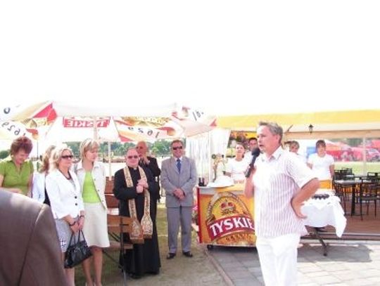 Karczma z alkoholem na nadwiślańskim bulwarze 