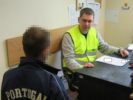 Kierował z 4 promilami - dachował w rowie