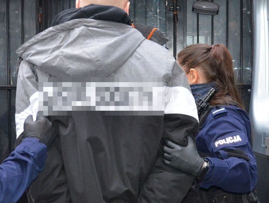 Kierowali po narkotykach, pomimo zakazów i bez uprawnień, zostali zatrzymani