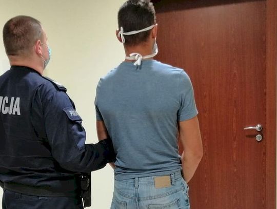 Kierowca i pasażer chcieli przekupić policjantów