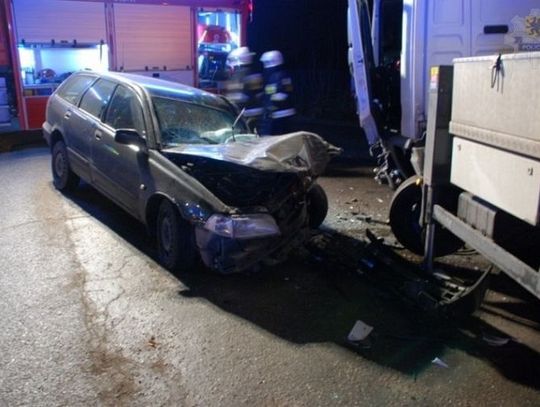 Kierowca, który wjechał w auto firmy energetycznej i potrącił mężczyznę był pijany!