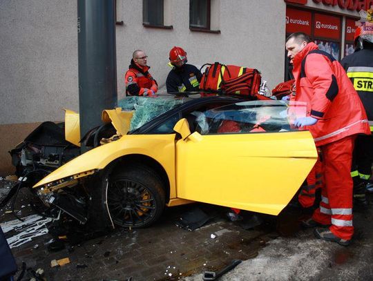 Kierowca lamborghini potrącił rowerzystę