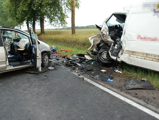 Kierowca sharana zginął na miejscu w wypadku pod Rychnowami
