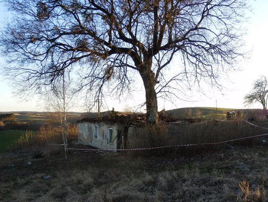 Kilkanaście budynków w opłakanym stanie. I żyją w nich ludzie