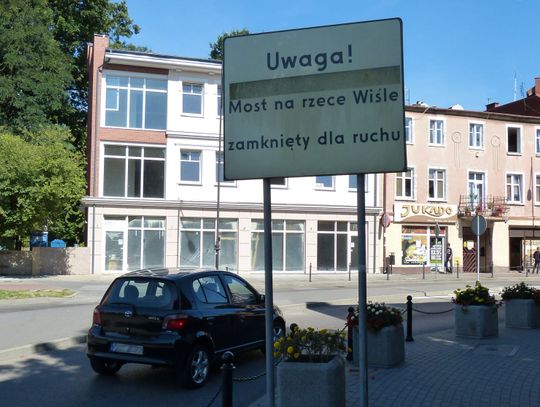 Kłopoty z GPS-em. Błądzą przez... nieczynny most