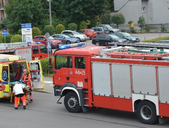 Kobieta potrącona przez własny samochód