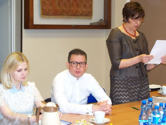 Kolejka do specjalistów. Pojadą walczyć o kontrakty