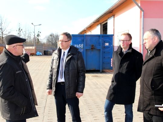 Kolejna wizyta samorządowców w lokalnej firmie