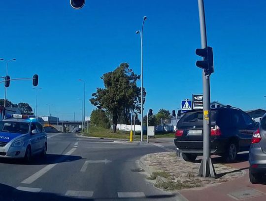 Kolizja na skrzyżowaniu ul. Armii Krajowej/Jagiellońska. Na miejscu jest pogotowie