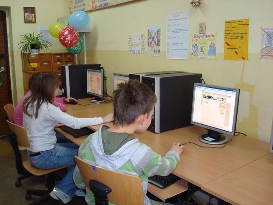Komputery i internet w szkolnej bibliotece