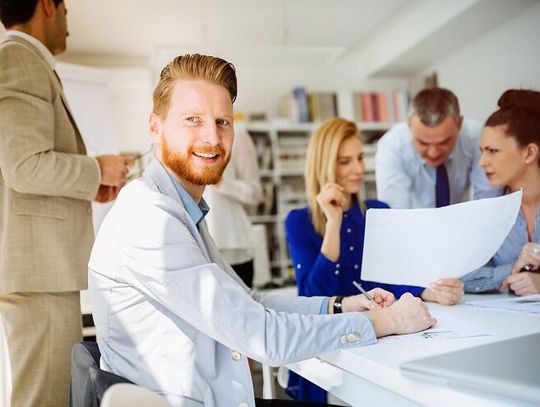 Komu przysługuje odprawa emerytalna?