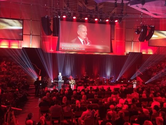 Koncert Pieśni Patriotycznych w wykonaniu Mieczysława Miecznikowskiego