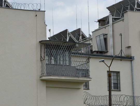 Koniec pobłażania! 34-latek trafił za kraty za jazdę mimo cofnięcia uprawnień