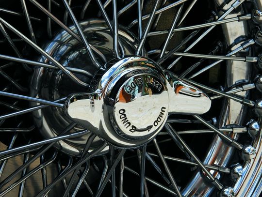 Kradli koła z markowych aut