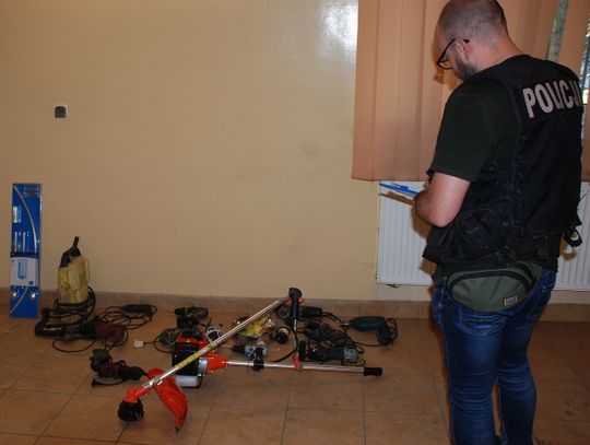 Kradzież elektronarzędzi w recydywie. Zatrzymanie złodzieja i jego pomocników...