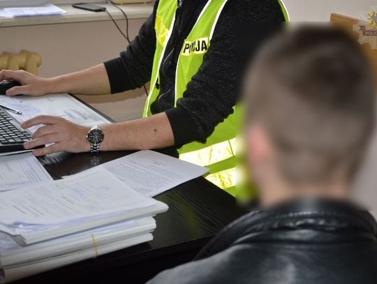 Kradzież w hotelu: skradziony telewizor opuścili na prześcieradle przez okno