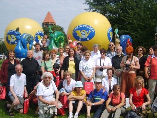 Krąg przyjaciół na całym świecie