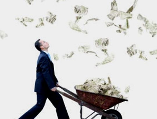 Krajowa pensja ponad 3419 zł - kto ma przeciętnie lepiej?