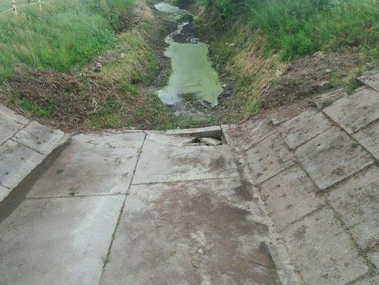 Ktoś kradnie wodę z Liwy