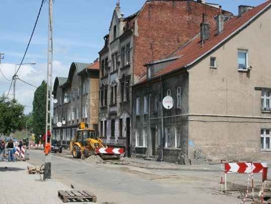 Łatanie dziur i przebudowa drogi